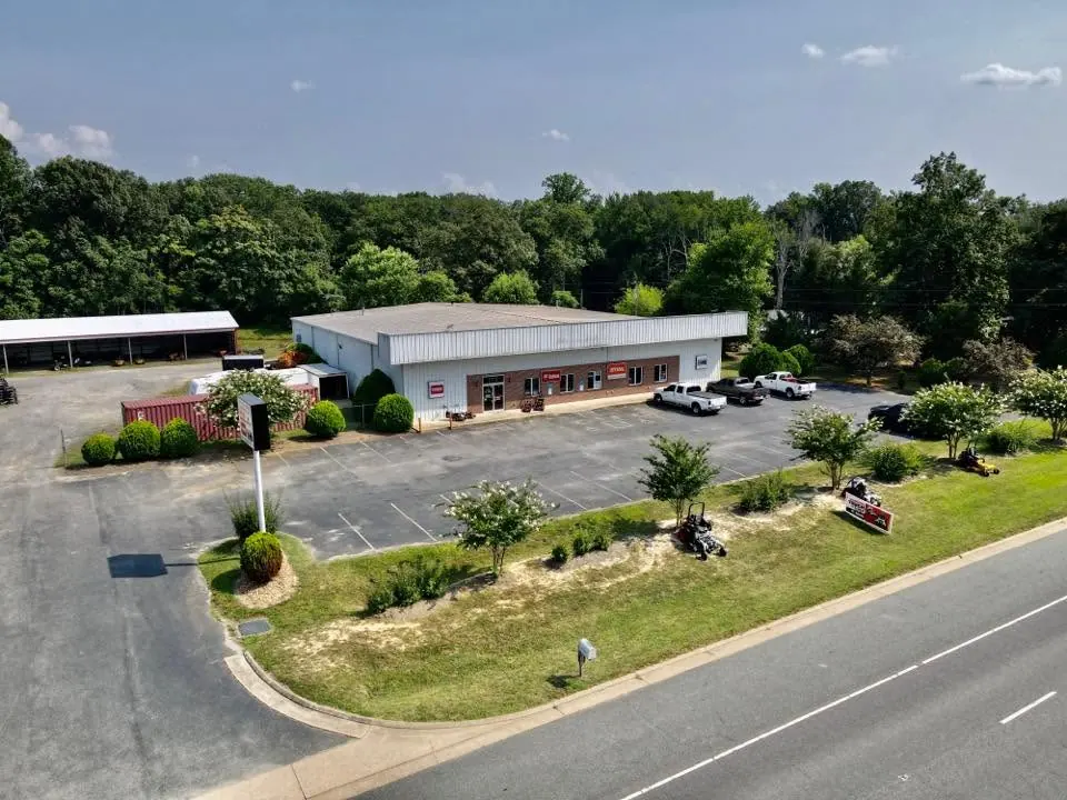 Aerial view of the Gateway Power Equipment storefront and parking lot